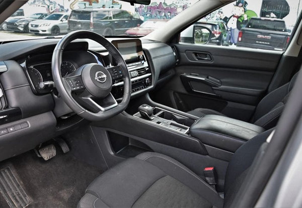 2024 Nissan Pathfinder SV photo 11