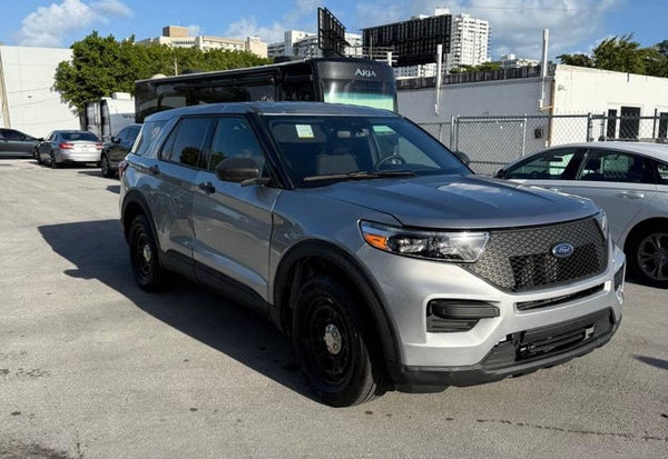 2023 Ford Explorer Police Interceptor Utility photo 2