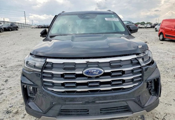 2025 Ford Explorer Active vehicle photo 5
