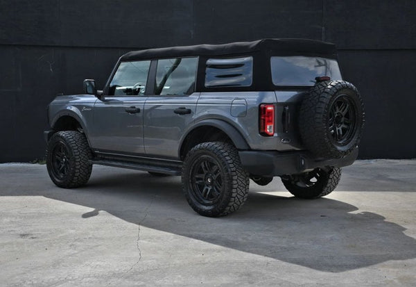 2023 Ford Bronco Base vehicle photo 4