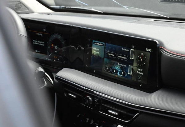 2025 Nissan Kicks SR photo 11