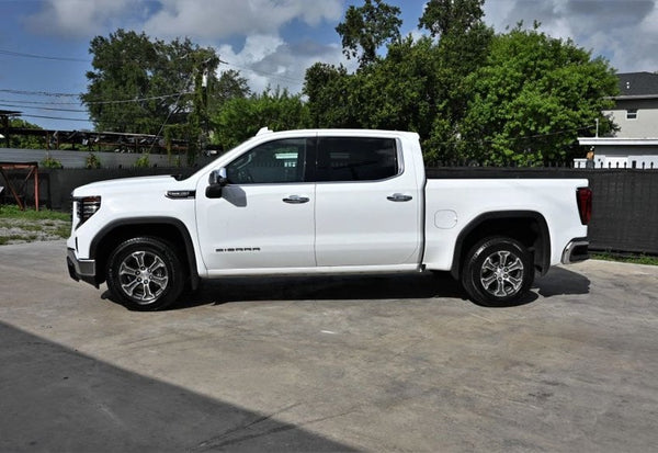 2025 GMC Sierra 1500 SLT vehicle photo 3