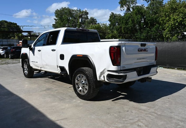 2023 GMC Sierra 2500HD Denali photo 3