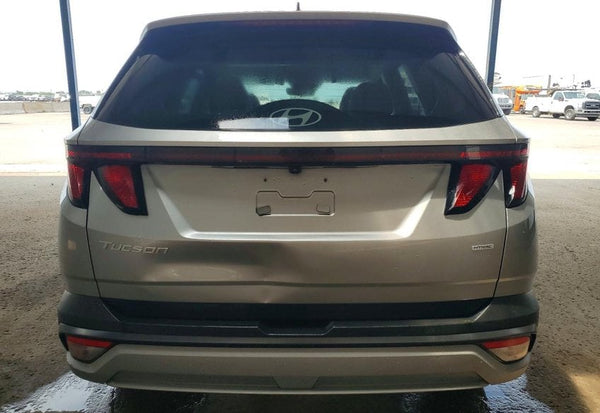 2025 Hyundai TUCSON SEL vehicle photo 6