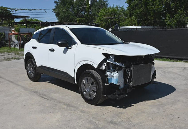 2026 Nissan Kicks S photo 2