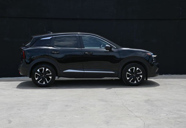 2025 Nissan Kicks SV photo 5