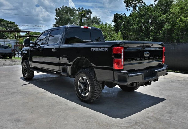 2024 Ford F-250 Super Duty Lariat photo 3