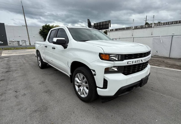 2020 Chevrolet Silverado 1500 Custom photo 2