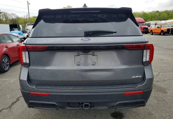 2025 Ford Explorer ST-Line photo 5
