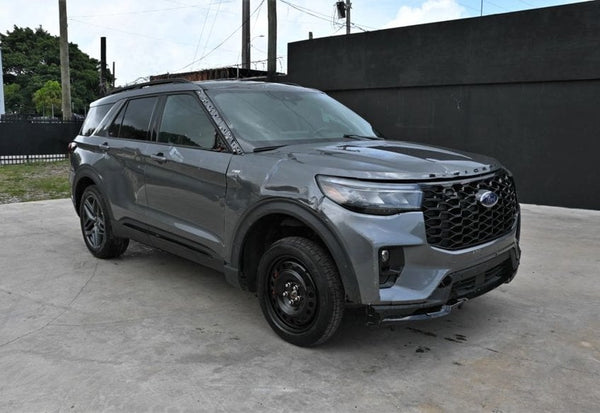2025 Ford Explorer ST-Line vehicle photo 1