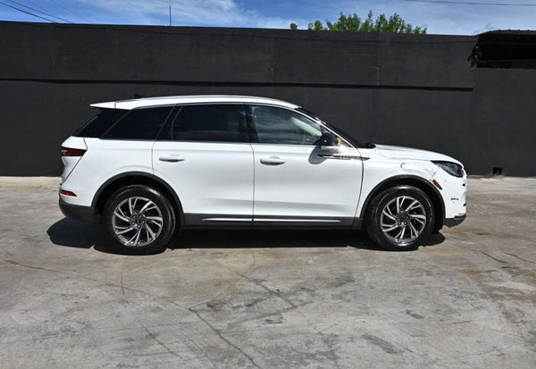 2023 Lincoln Corsair Standard vehicle photo 6