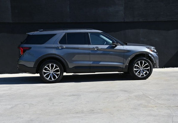 2025 Ford Explorer ST-Line photo 5