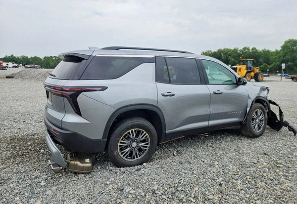 2025 Chevrolet Traverse LT vehicle photo 3