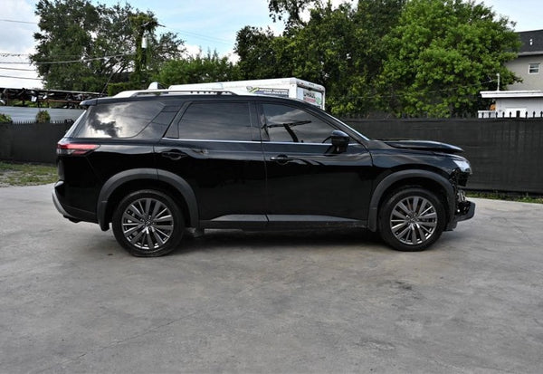 2024 Nissan Pathfinder SL vehicle photo 6