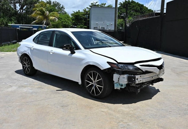2022 Toyota Camry SE vehicle photo 2