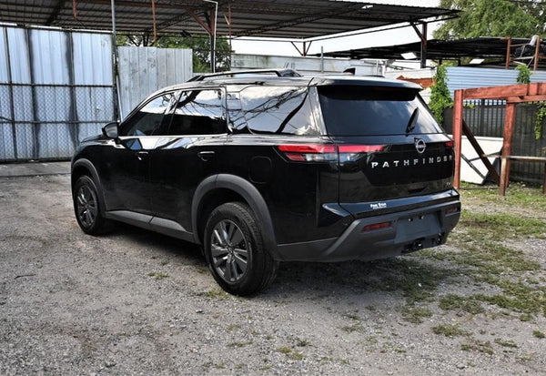 2022 Nissan Pathfinder SV photo 3