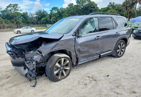 2025 Honda Pilot Touring vehicle photo 2