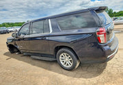 2023 Chevrolet Suburban LT thumbnail 4