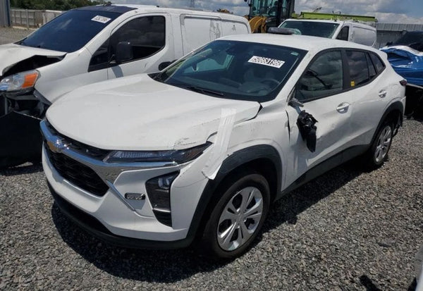 2025 Chevrolet Trax LS photo 2