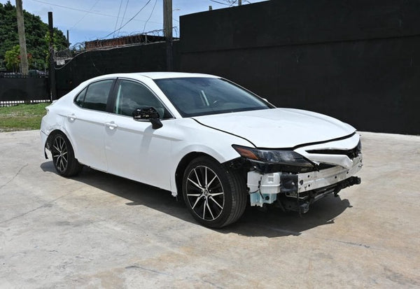 2022 Toyota Camry SE vehicle photo 2