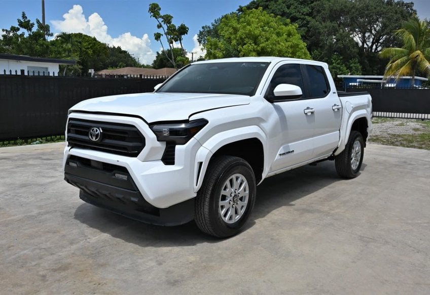 2024 Toyota Tacoma SR5 main vehicle photo