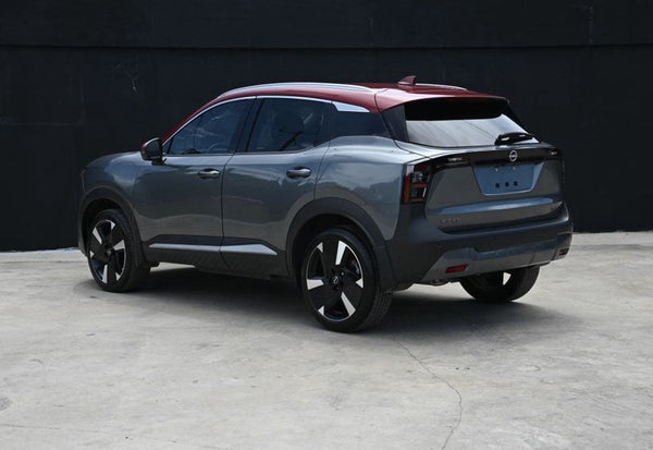 2025 Nissan Kicks SR photo 4