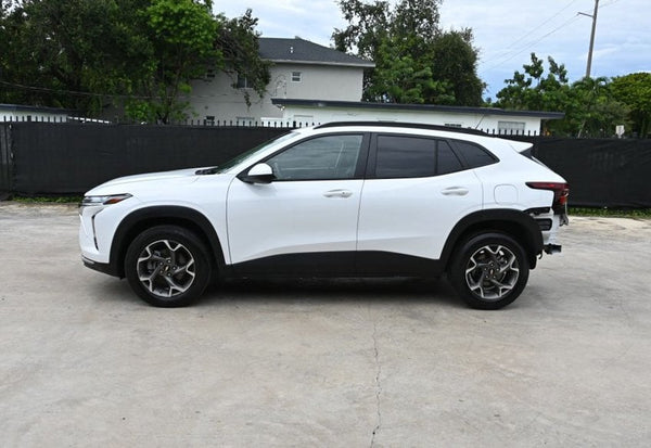 2025 Chevrolet Trax LT vehicle photo 5
