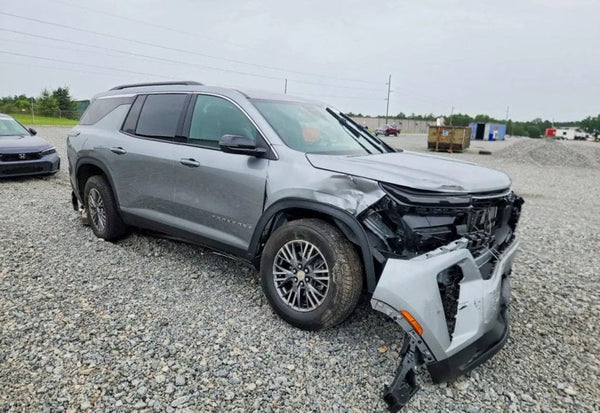 2025 Chevrolet Traverse LT vehicle photo 2