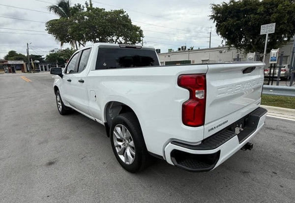 2020 Chevrolet Silverado 1500 Custom photo 3