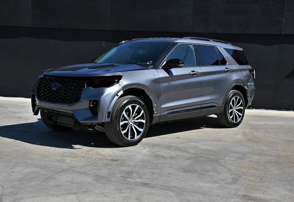 2025 Ford Explorer ST-Line photo 2