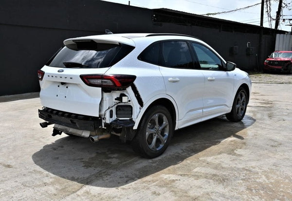 2023 Ford Escape ST-Line photo 3