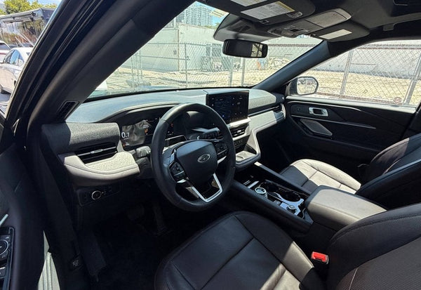 2025 Ford Explorer Platinum photo 10