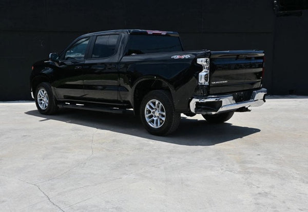 2023 Chevrolet Silverado 1500 LT photo 3