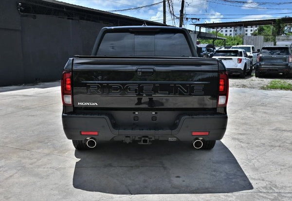 2025 Honda Ridgeline Black Edition Pickup 4D 5 ft vehicle photo 6