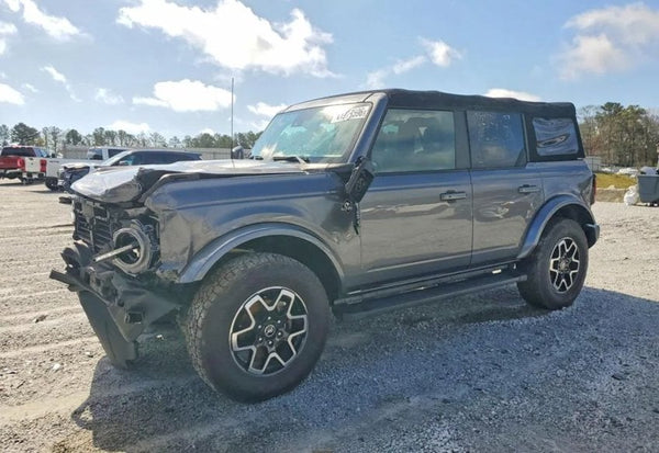 2022 Ford Bronco photo 2