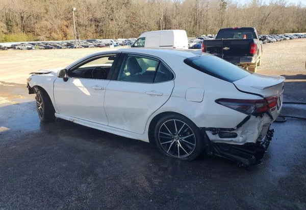 2022 Toyota Camry SE photo 3