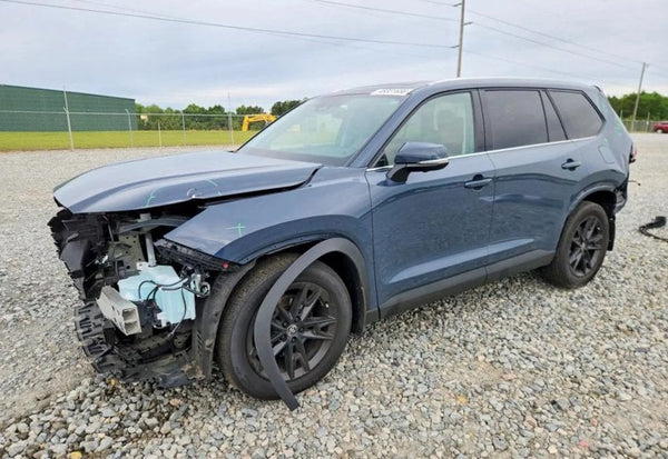 2025 Toyota Grand Highlander Platinum photo 2