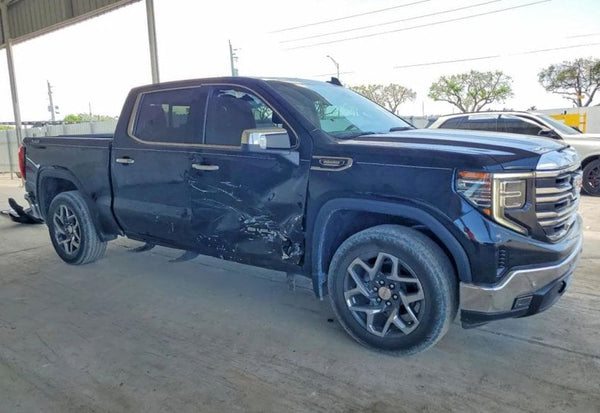 2022 GMC Sierra 1500 SLT vehicle photo 2