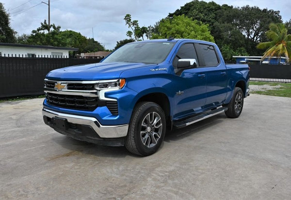 2023 Chevrolet Silverado 1500 LT vehicle photo 3