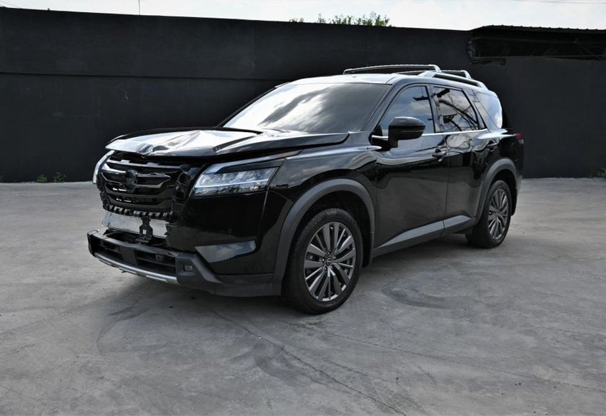 2024 Nissan Pathfinder SL main vehicle photo