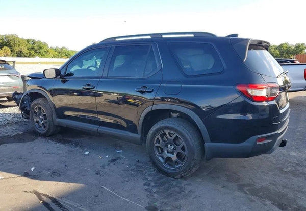 2024 Honda Pilot TrailSport vehicle photo 4