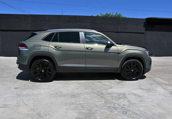 2025 Volkswagen Atlas Cross Sport SE 4Motion vehicle photo 5