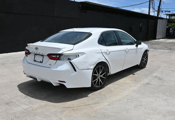 2022 Toyota Camry SE vehicle photo 4